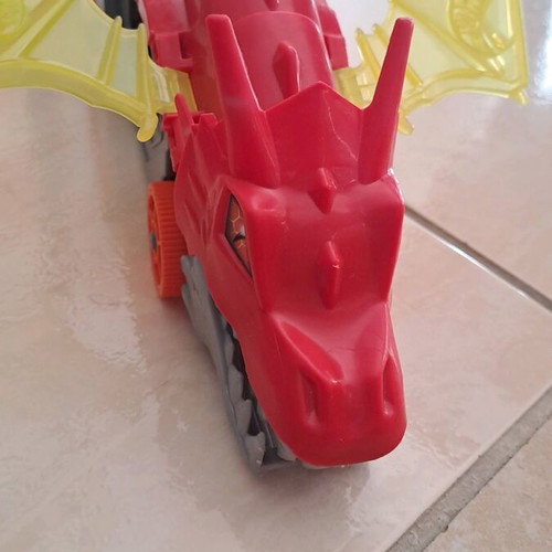 Φορτηγό-Εκτοξευτής Δράκος Hot Wheels μεταχειρισμένο