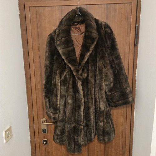 Mink fur coat like new, brown color