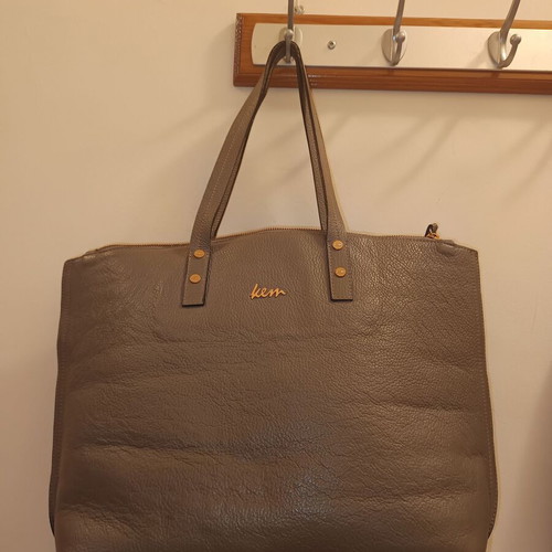 KEM large shoulder bag grey like new with detachable wallet