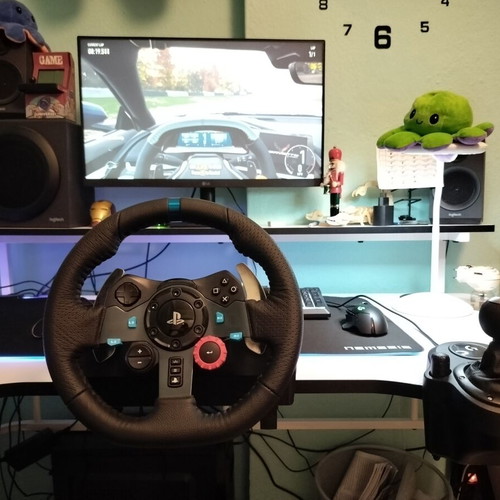 Logitech G29 Racing Wheel like new with shifter for PC PS4 PS5