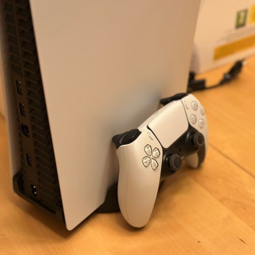 PlayStation 5 and DualSense like new, with box, 1TB