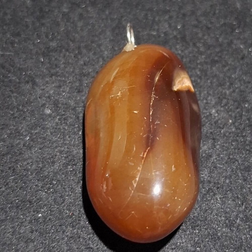 Carnelian Pendant 3.8cm like new, natural red agate stone