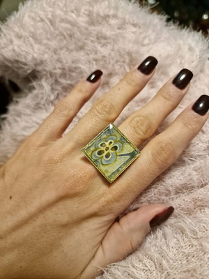 Ring with flower made of resin new