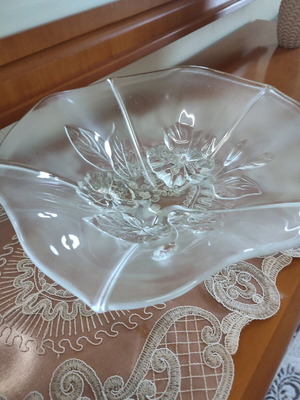 Glass fruit bowl like new