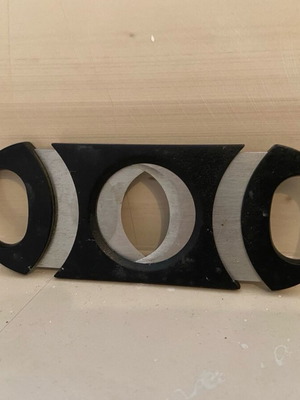 Cigar cutter used, cigar trimmer
