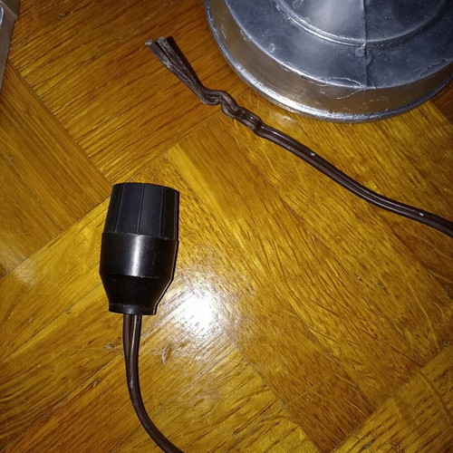 Outdoor lighting set used, includes sockets