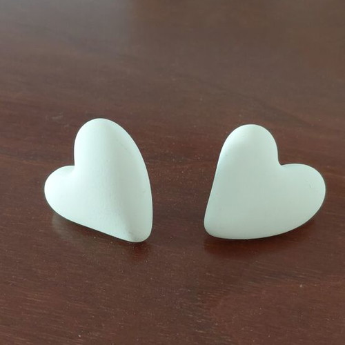 Heart earrings new, off-white color