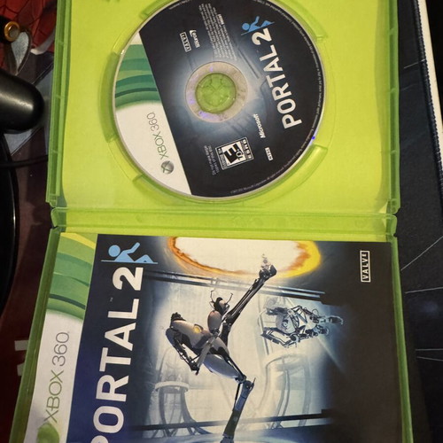 Portal 2 Xbox 360 game like new puzzle
