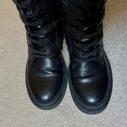 Laura Biagiotti black boots like new, size 37