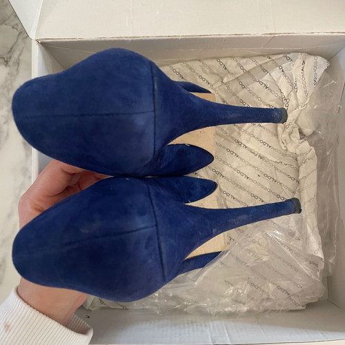 Aldo pumps used, electric blue, size 39, suede