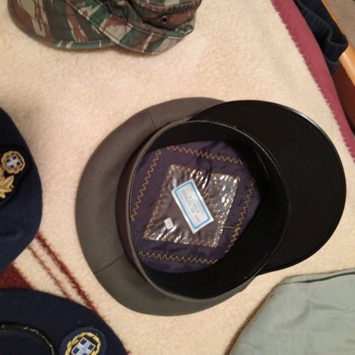 Military hats used, pilikio, berets, jockey caps and gloves