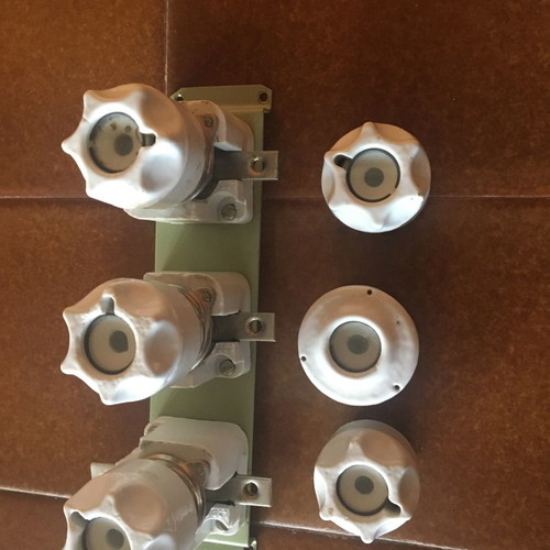 Porcelain fuses used, set of 6 pieces with base