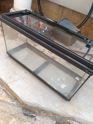 Aquarium 100 liters used, missing top cover