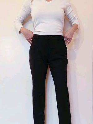 Mango black mid-rise straight pants like new, size M