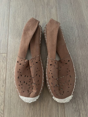 Espadrilles Arena terracotta suede like new, perforated design