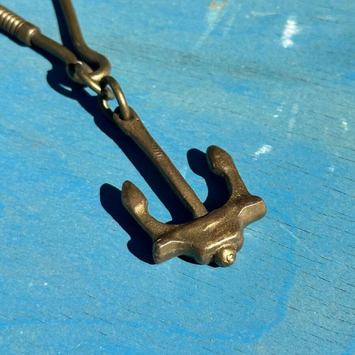 Vintage bronze anchor keychain used, nautical collectible 4.5 cm