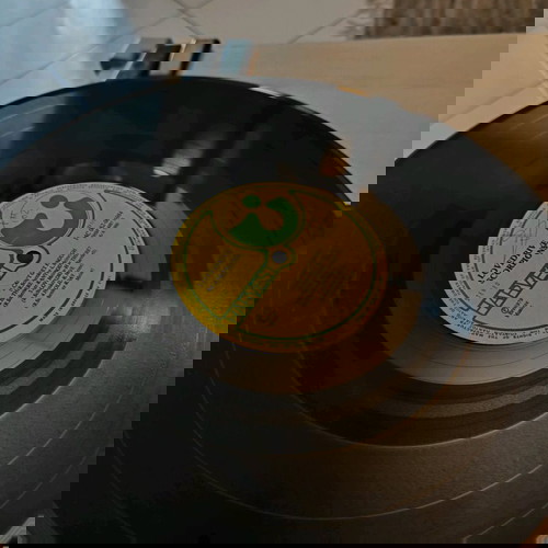 Scorpions Lovedrive βινύλιο μεταχειρισμένο, ελληνική έκδοση, ταλαιπωρημένο εξώφυλλο