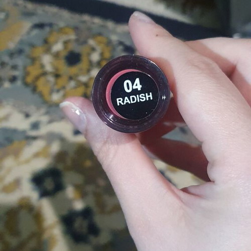 Radiant liquid blush like new, used once with spatula