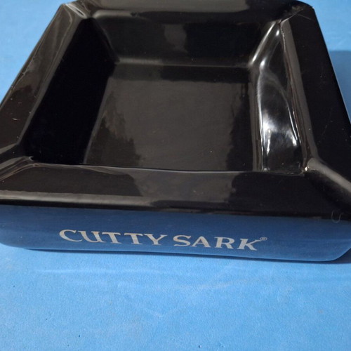 Cutty Sark ashtray collectible like new, large ceramic