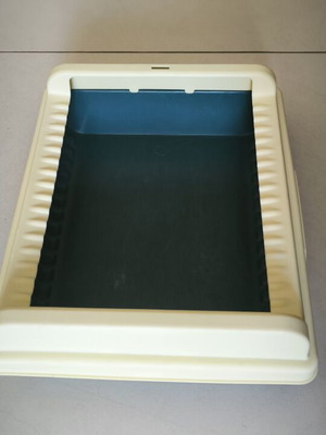 Cat litter box like new 35M x 28W x 12H cm