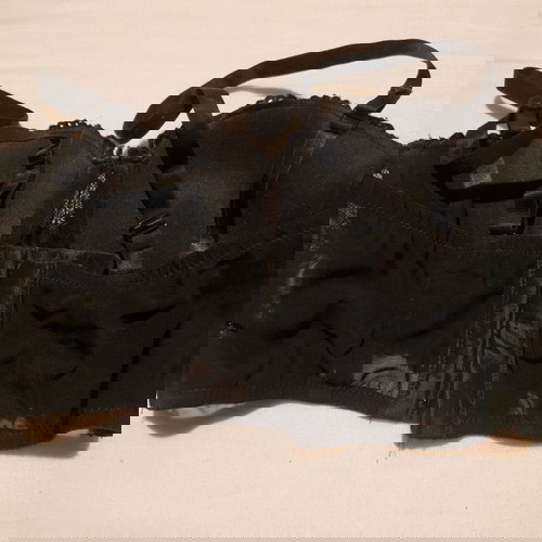 Черно дантелено корсетно сутиен H&M размер 75B като нов