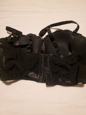 Черно дантелено корсетно сутиен H&M размер 75B като нов