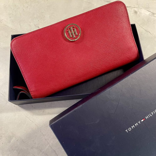 Tommy Hilfiger red faux leather wallet like new