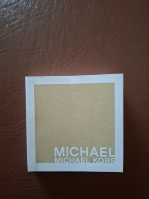 Мини наръчник с функции/инструкции за часовник Michael Kors