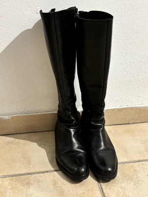 Nak black boots used, size 39