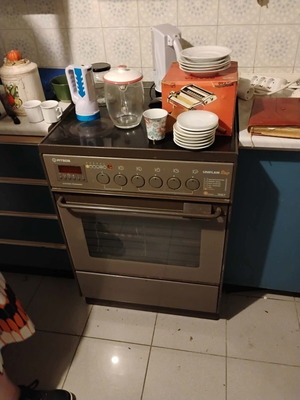 Electric stove Pitsos like new