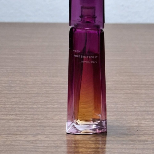 Givenchy Very Irresistible Sensual-Mini EDP 4ml used
