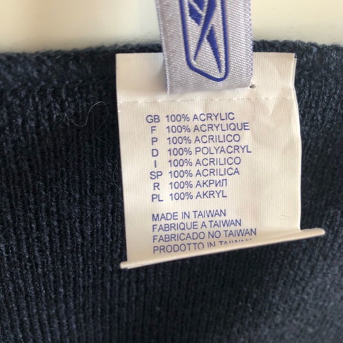 Reebok knitted scarf dark blue new with embroidered logo