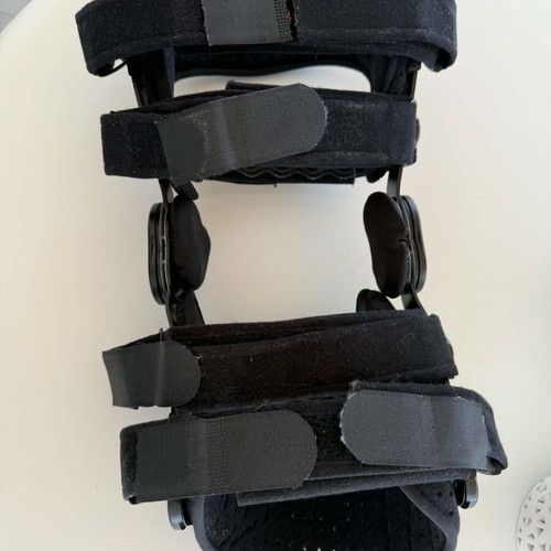 Knee brace like new