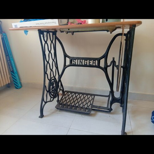 Singer sewing machine used, industrial, 1947