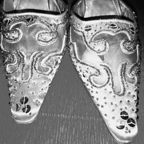 Silver mules like new, size 36, embroidered with sequins