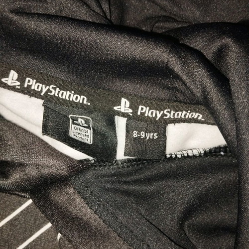 Official Play Station sweatshirt for 8-9 years like new, black and white
