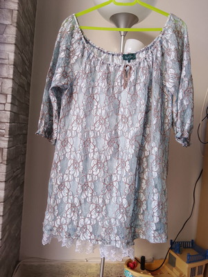 Lui e Lei Boho δαντελένια τούνικ off-shoulder μέγεθος S σαν καινούργιο