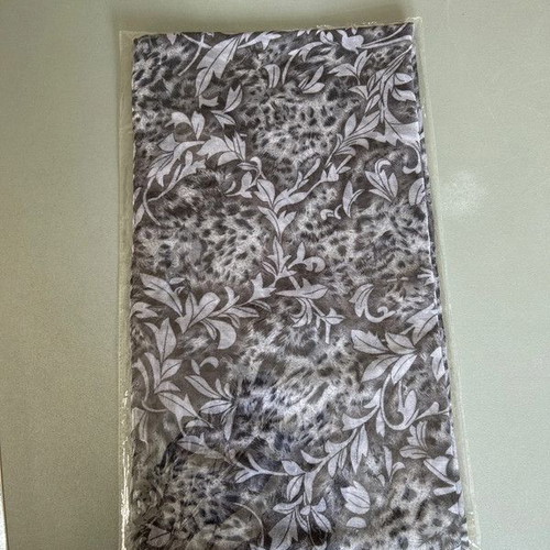 Women's scarf new gray and white