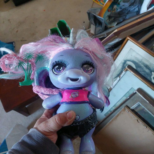 Poopsie Gliter Unicorn Doll in Good Condition