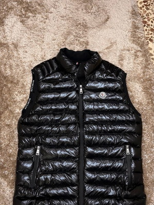 Moncler Vest like new, black, size L