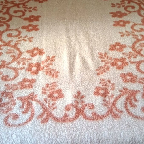 Vintage double bed blanket like new