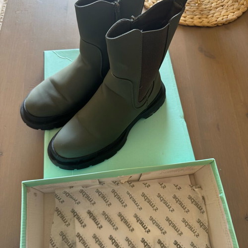 Adam's Shoes ankle boots like new, size 40, green matte