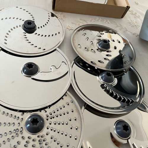 Kenwood cutting accessories new, 7 discs and mixer machine