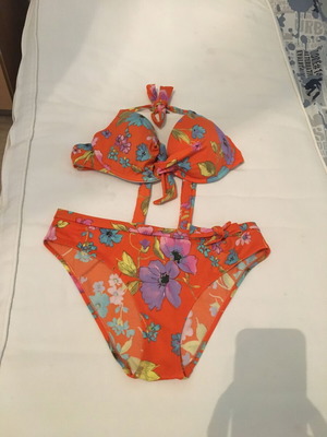 Verde Veronica women's floral swimsuit like new, multicolor, size L