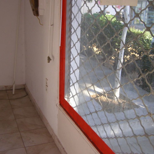 Commercial space 22 sqm renovated, ground floor, Keratsini Tambouria, with wc