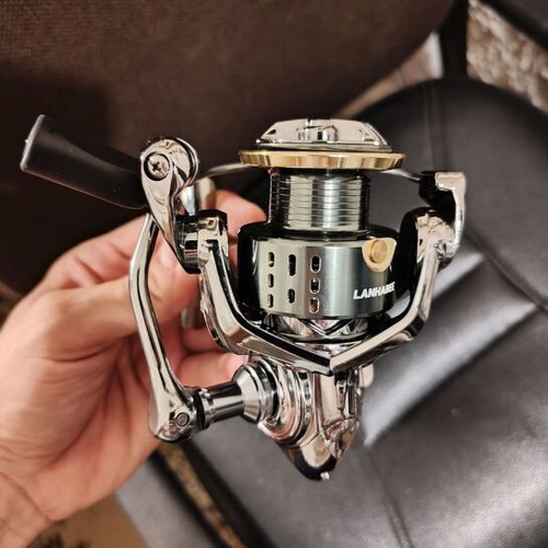 Fishing reel 3000 new, suitable for spinning and casting
