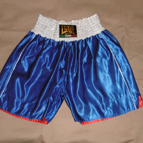 Boxing shorts two-sided like new, size medium
