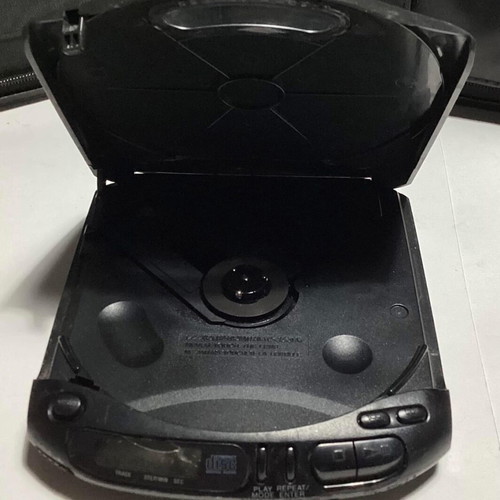 Sony Diskman D-143 used with rechargeable battery