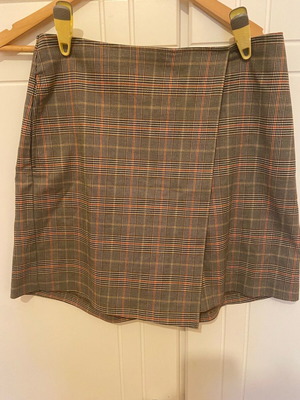 Pennyblack medium shorts like new with skirt look and hidden zipper