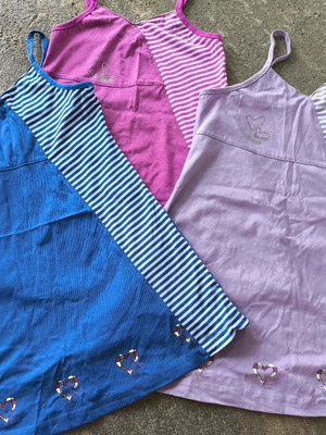 Set of 3 used girls' dresses in 3 colors for ages 6 and 8